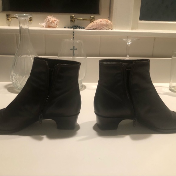 Sesto Meucci Leather Ankle Booties - Picture 2 of 5